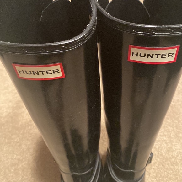 Brand new HUNTER rain boots. Worn once. - Picture 6 of 7